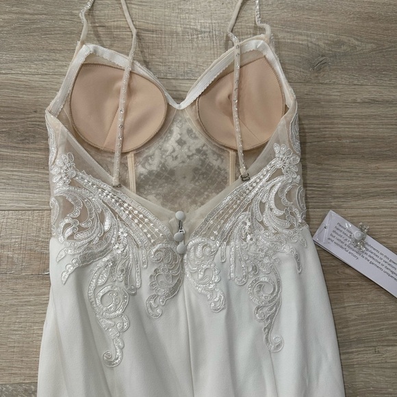 New AZAZIE SAFFRON Diamond White Champagne Mermaid Sweetheart Sequin Crepe Dress - Picture 9 of 16